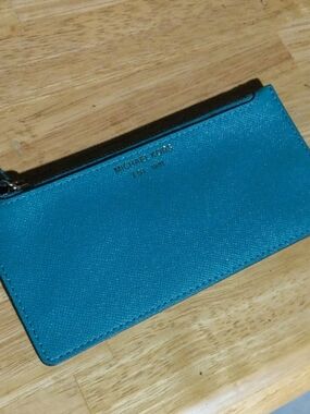 Michael Kors Jet Set Travel Zip Clutch Turqious